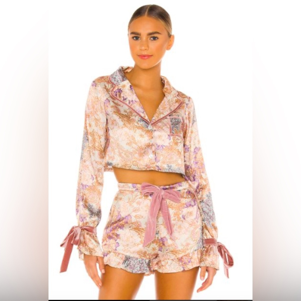 Luna blouse & Aurora Shorts